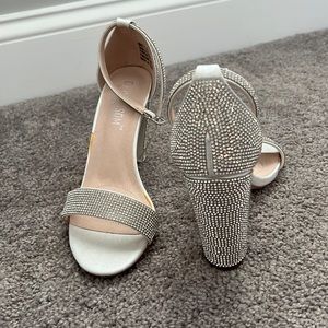 Gorgeous elegant sparkle heel for wedding day!